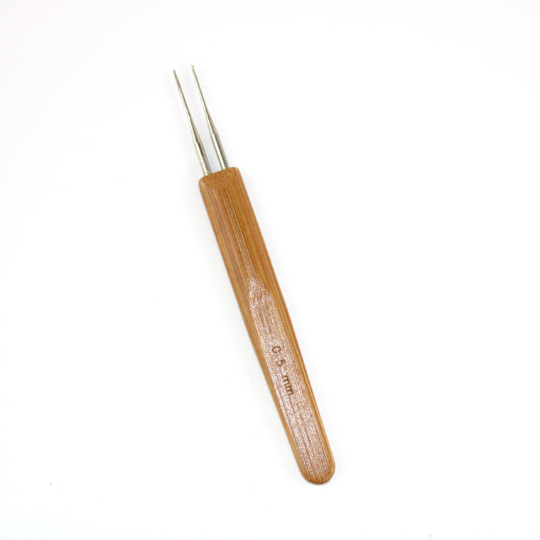 Daixi Dreadology Crochet Hook Wooden Handle Crochet Needle 0.5mm 0.75mm - Daixi Dreadology 0.5mm crochet hook with dual metal prongs and wood handle